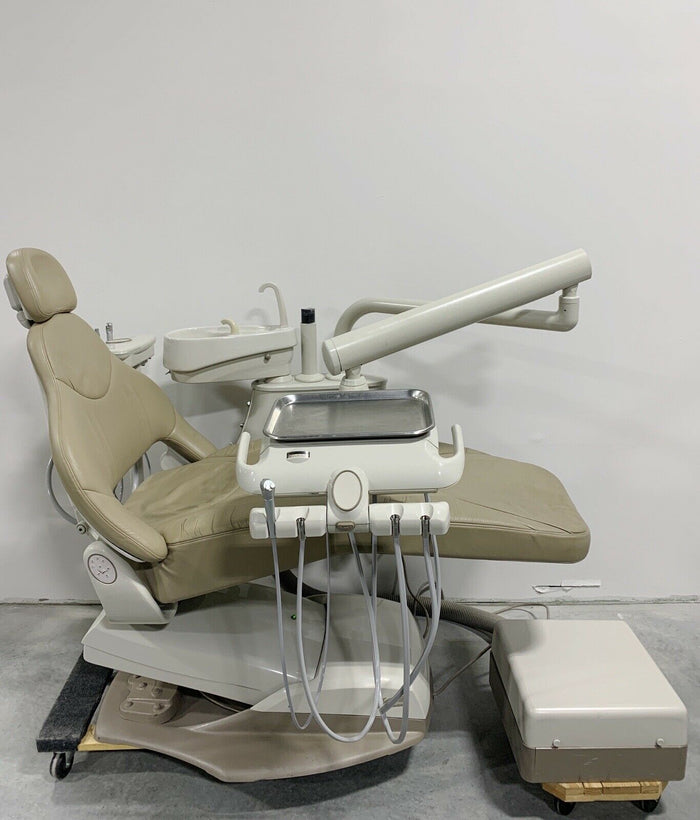Midmark UltraTrim Dental Chair with Delivery Unit, Cuspidor & Asst’s Pkg.  Nice!