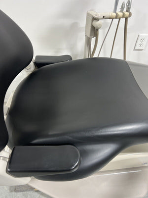 ADEC 1040 Dental Chair, Delivery Unit, Light & Asst’s Pkg. Clean!
